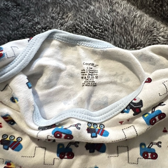 Onesies - Picture 7 of 7